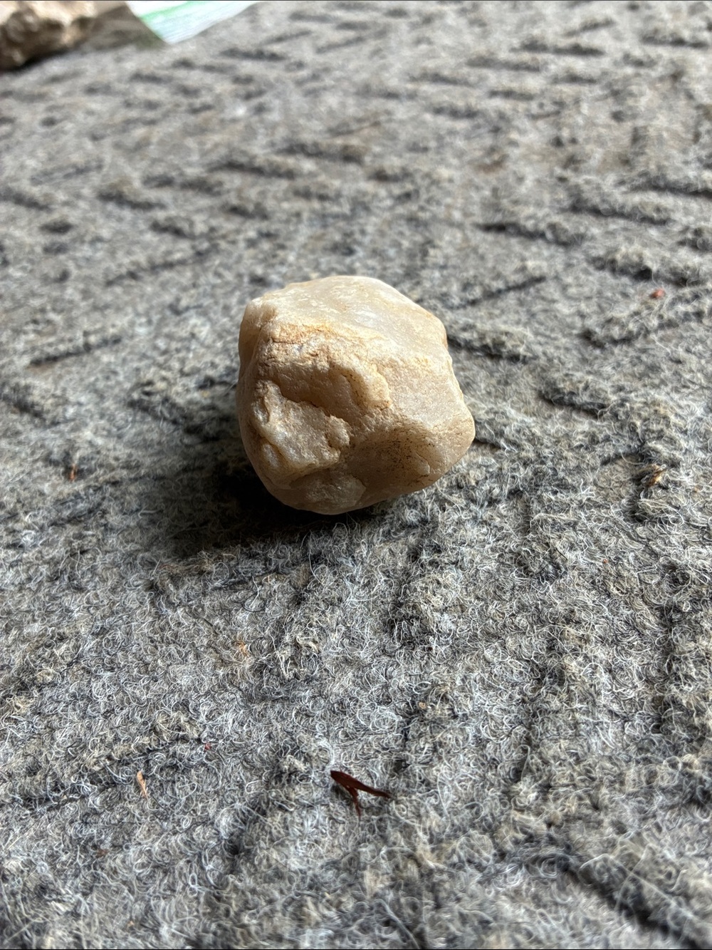 Polished Cream Quartz Stone - Natural Decorative Nugget - Picture 4 of 7